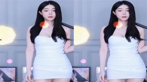 国产足模视频下载,捕捉时尚风采，尽享视觉盛宴